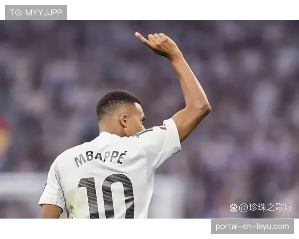 巴黎官方更新：姆巴佩、登贝莱参加合练，可出战巴萨